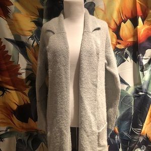 FOREVER 21 CARDIGAN SIZE M